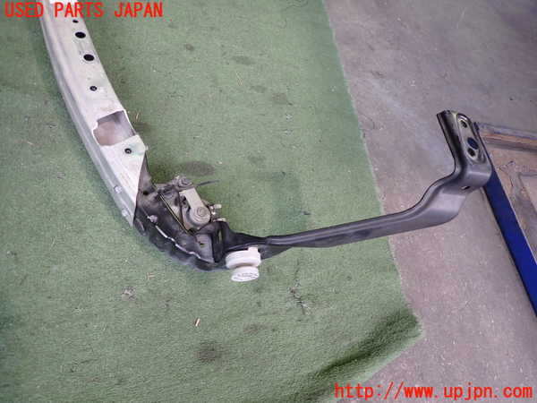 2UPJ-9238561014]ベンツ CLS550 C219(219372)フロントバンパーホースメント 中古_2