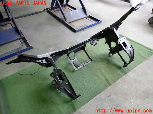 2UPJ-9238561041]ベンツ CLS550 C219(219372)コアサポート 中古_4