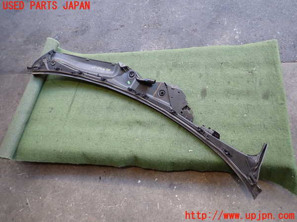 2UPJ-9238561190]ベンツ CLS550 C219(219372)カウルトップ 中古_2