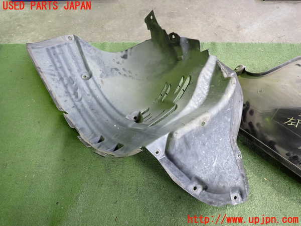 2UPJ-9238561092]ベンツ CLS550 C219(219372)左前フェンダーライナー 中古_2