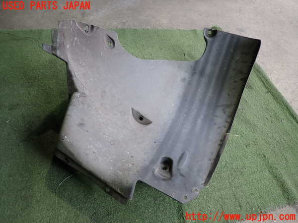 2UPJ-9238561092]ベンツ CLS550 C219(219372)左前フェンダーライナー 中古_3