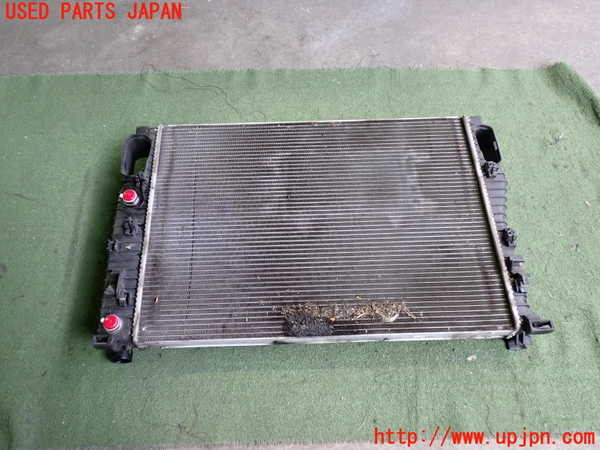 2UPJ-9238562321]ベンツ CLS550 C219(219372)ラジエーター1 中古_4