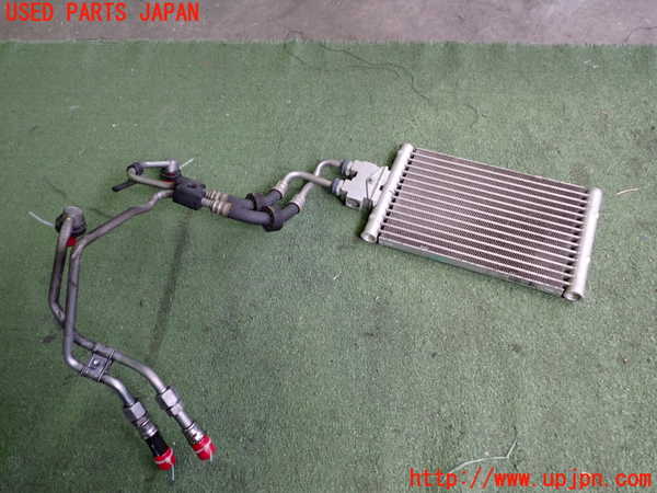 2UPJ-9238562482]ベンツ CLS550 C219(219372)オイルクーラー2 中古_3