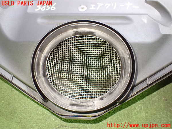 2UPJ-9238562560]ベンツ CLS550 C219(219372)エアクリーナーボックス 中古_3