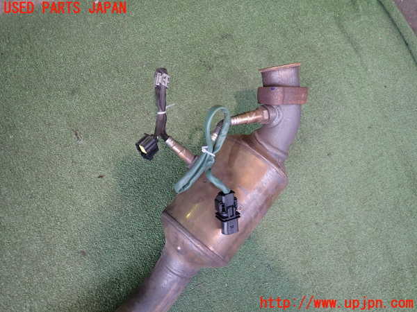 2UPJ-9238562661]ベンツ CLS550 C219(219372)触媒1 中古_2