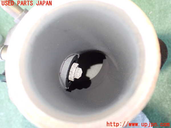 2UPJ-9238562661]ベンツ CLS550 C219(219372)触媒1 中古_5