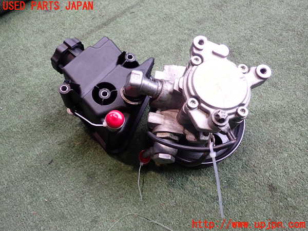 2UPJ-9238564250]ベンツ CLS550 C219(219372)パワステポンプ 中古_2