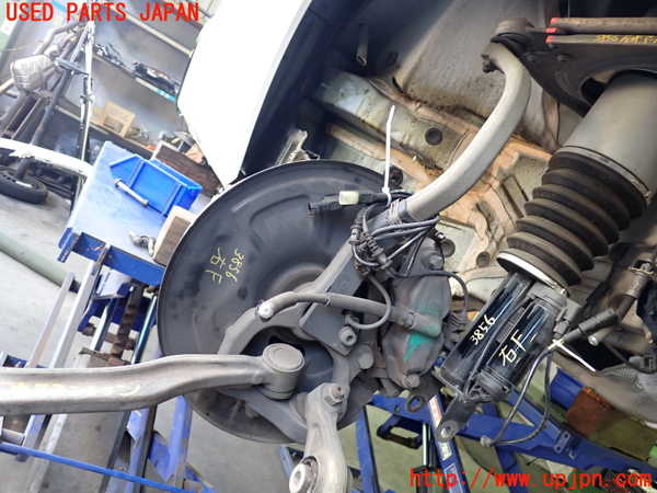 2UPJ-9238564290]ベンツ CLS550 C219(219372)右フロントナックルハブ 中古_2