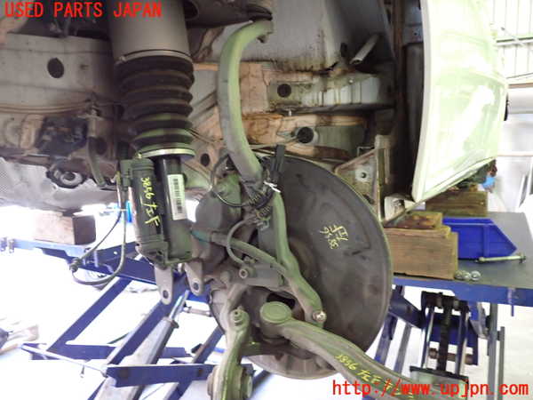 2UPJ-9238564295]ベンツ CLS550 C219(219372)左フロントナックルハブ 中古_2