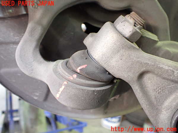 2UPJ-9238564295]ベンツ CLS550 C219(219372)左フロントナックルハブ 中古_3