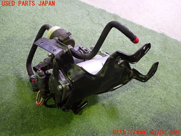 2UPJ-9238565535]ベンツ CLS550 C219(219372)エアサスポンプ 中古_4