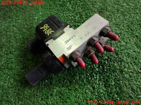 2UPJ-9238565540]ベンツ CLS550 C219(219372)エアサスソレノイドバルブ 中古_2