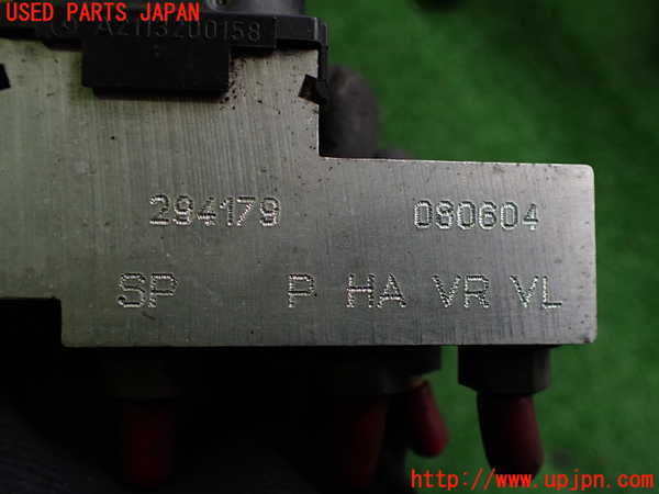 2UPJ-9238565540]ベンツ CLS550 C219(219372)エアサスソレノイドバルブ 中古_3