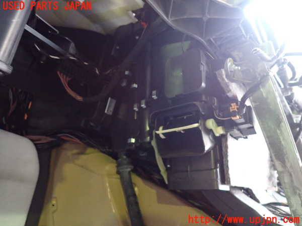 2UPJ-9238566081]ベンツ CLS550 C219(219372)エバポレーター1 中古_5