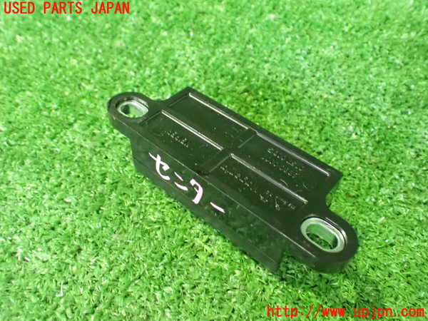 2UPJ-9238566383]ベンツ CLS550 C219(219372)センサー3 中古_2