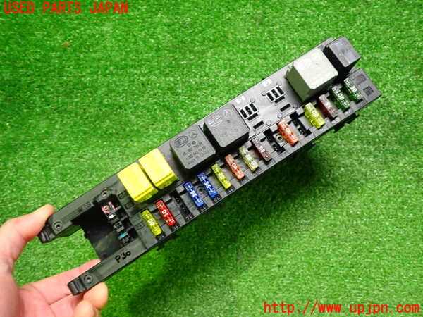 2UPJ-9238566742]ベンツ CLS550 C219(219372)ヒューズボックス2(ラゲッジ) ジャンク_4