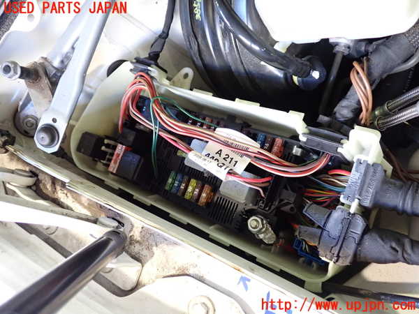 2UPJ-9238566743]ベンツ CLS550 C219(219372)ヒューズボックス3(EGルーム内運転席側) 中古_3