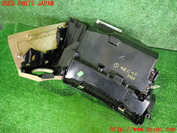 2UPJ-9238567516]ベンツ CLS550 C219(219372)グローブボックス1 中古_3