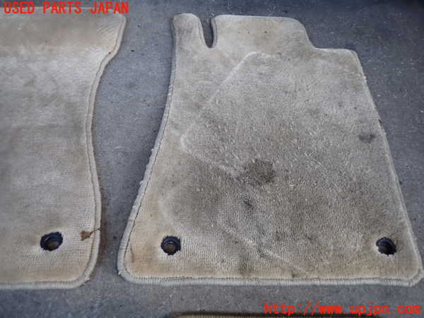 2UPJ-9238567800]ベンツ CLS550 C219(219372)フロアマット 中古_2