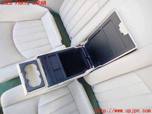 2UPJ-9238567385]ベンツ CLS550 C219(219372)リアシート 中古_3