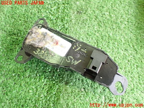 2UPJ-9238566280]ベンツ CLS550 C219(219372)ミラースイッチ 中古_2