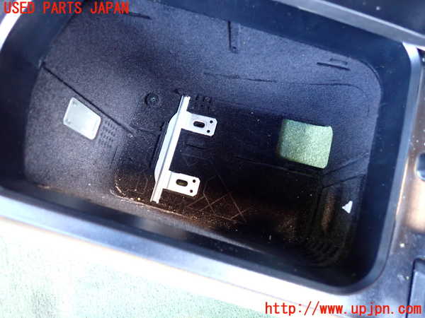 2UPJ-9238567540]ベンツ CLS550 C219(219372)センターコンソール 中古_4