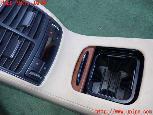 2UPJ-9238567549]ベンツ CLS550 C219(219372)コンソール 中古_2