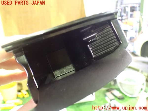 2UPJ-9238567822]ベンツ CLS550 C219(219372)灰皿2 中古_2