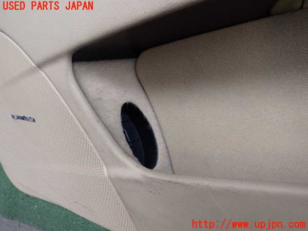 2UPJ-9238561234]ベンツ CLS550 C219(219372)右前ドア内張り 中古_2