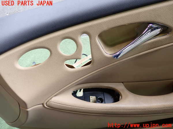 2UPJ-9238561234]ベンツ CLS550 C219(219372)右前ドア内張り 中古_3