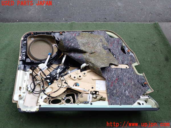 2UPJ-9238561234]ベンツ CLS550 C219(219372)右前ドア内張り 中古_4