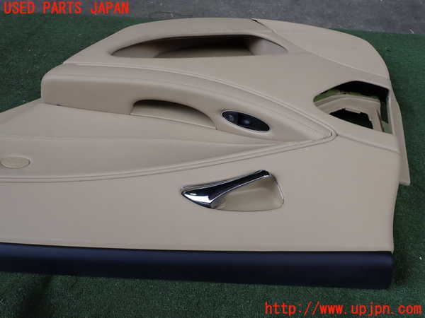 2UPJ-9238561294]ベンツ CLS550 C219(219372)右後ドア内張り ジャンク_2