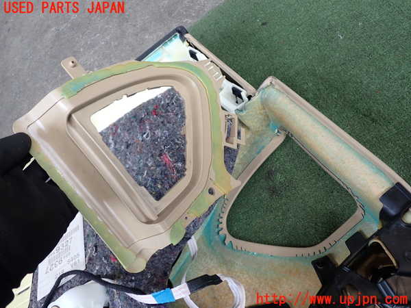 2UPJ-9238561294]ベンツ CLS550 C219(219372)右後ドア内張り ジャンク_4