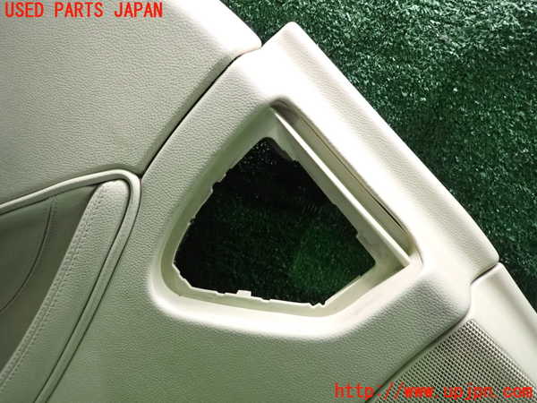 2UPJ-9238561324]ベンツ CLS550 C219(219372)左後ドア内張り 中古_3