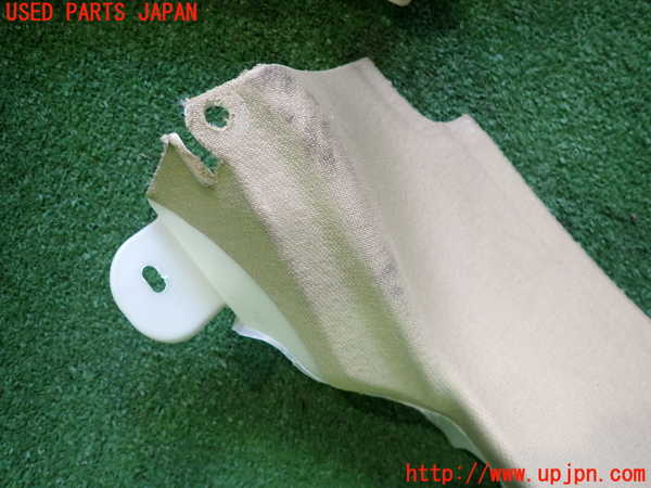 2UPJ-9238567675]ベンツ CLS550 C219(219372)右リアピラートリム 中古_2