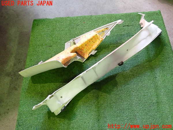 2UPJ-9238567680]ベンツ CLS550 C219(219372)左リアピラートリム 中古_4