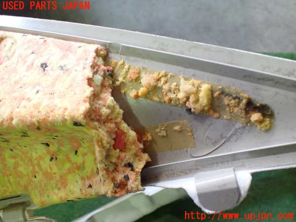 2UPJ-9238567680]ベンツ CLS550 C219(219372)左リアピラートリム 中古_5