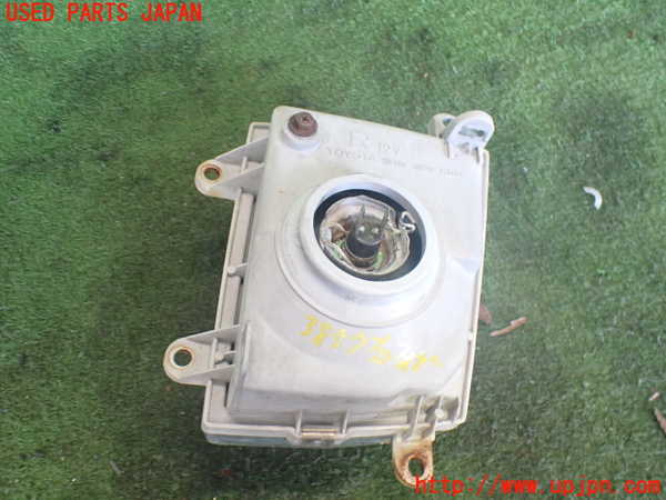 2UPJ-9238571180]クラウン 4ドア ハードトップ(MS135)右フォグ 中古_3