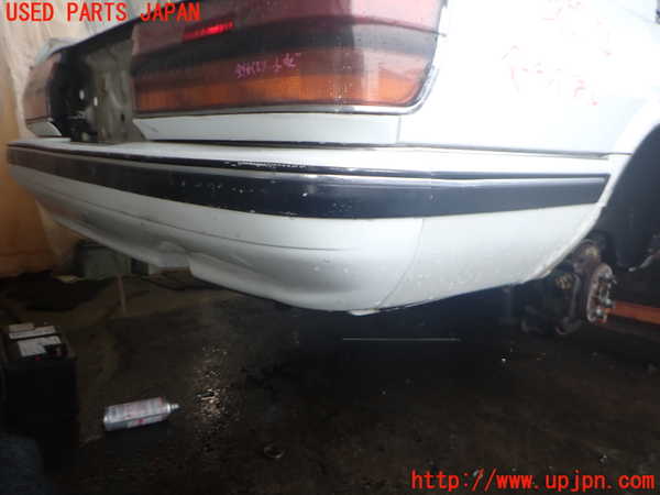2UPJ-9238571610]クラウン 4ドア ハードトップ(MS135)リアバンパー 中古_4