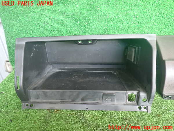 2UPJ-9238577516]クラウン 4ドア ハードトップ(MS135)グローブボックス1 中古_2