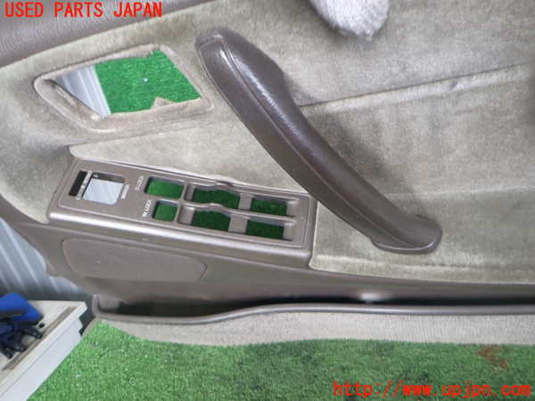2UPJ-9238571234]クラウン 4ドア ハードトップ(MS135)右前ドア内張り 中古_2
