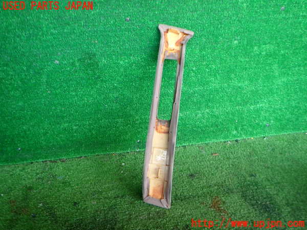 2UPJ-9238577665]クラウン 4ドア ハードトップ(MS135)右センターピラートリム 中古_3