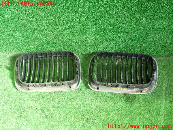 1UPJ-9238581050]BMW 318ti E36(CG19)ラジエターグリル 中古_4