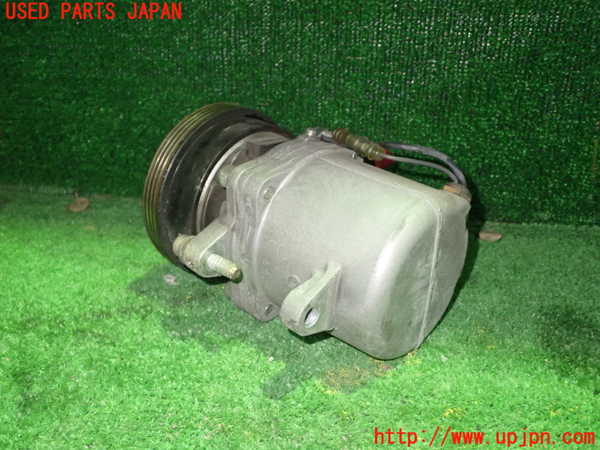 1UPJ-9238586025]BMW 318ti E36(CG19)エアコンコンプレッサー 中古_3