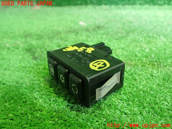 1UPJ-9238586309]BMW 318ti E36(CG19)スイッチ4 (デフォッガー他) 中古_2