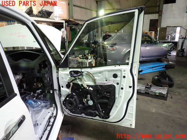 1UPJ-9238591230]セレナ Sハイブリッド(HFC26)右前ドア 中古 AGC M2H3U_5