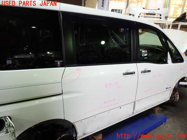 1UPJ-9238591290]セレナ Sハイブリッド(HFC26)右後ドア 中古 AGC M2L3_2