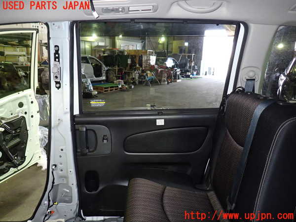 1UPJ-9238591290]セレナ Sハイブリッド(HFC26)右後ドア 中古 AGC M2L3_5