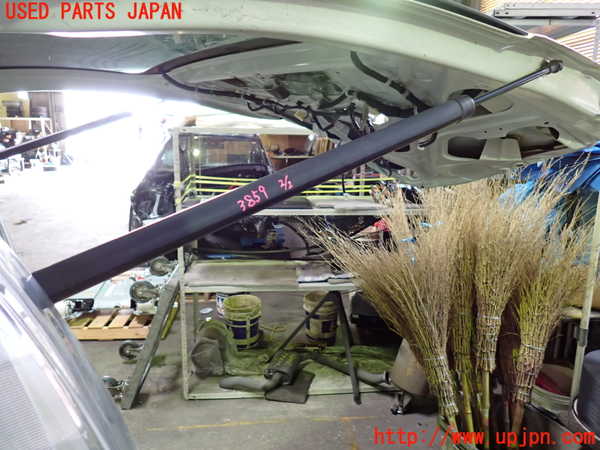 1UPJ-9238591584]セレナ Sハイブリッド(HFC26)リアゲートダンパー 中古_2