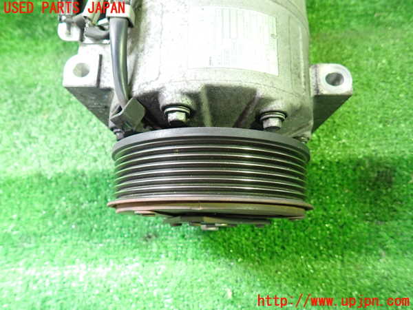 1UPJ-9238596025]セレナ Sハイブリッド(HFC26)エアコンコンプレッサー 中古_2